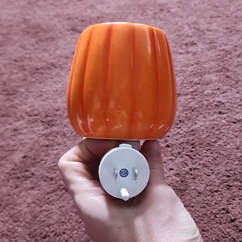 Scentsy Pumpkin Mini Warmer-NWOT - Picture 3 of 8